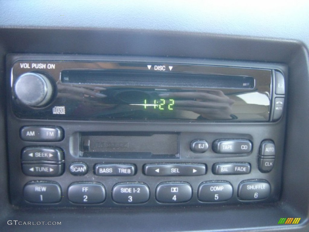 2003 Expedition XLT - Arizona Beige Metallic / Medium Parchment photo #27