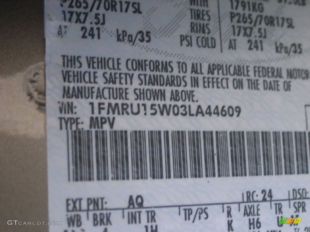 2003 Expedition XLT - Arizona Beige Metallic / Medium Parchment photo #32