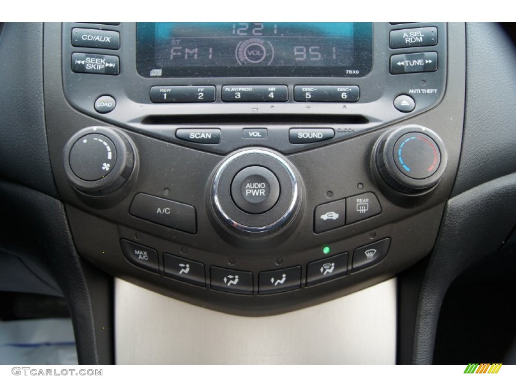 2003 Honda Accord EX Coupe Controls Photos