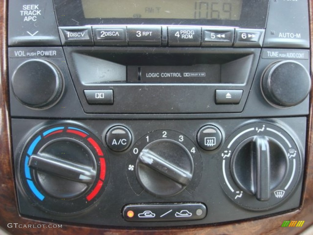 2002 Mazda MPV ES Controls Photos