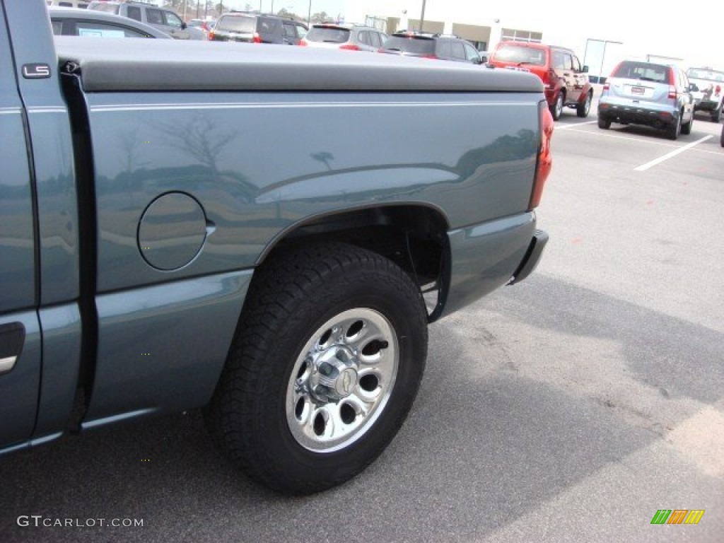 2006 Silverado 1500 LS Crew Cab - Blue Granite Metallic / Dark Charcoal photo #24