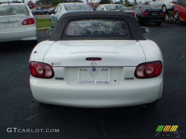 2001 MX-5 Miata Roadster - Pure White / Black photo #4