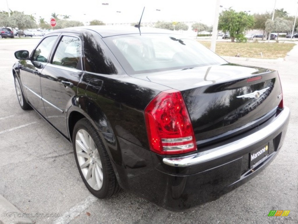 2008 300 C HEMI - Brilliant Black Crystal Pearl / Dark Slate Gray photo #5