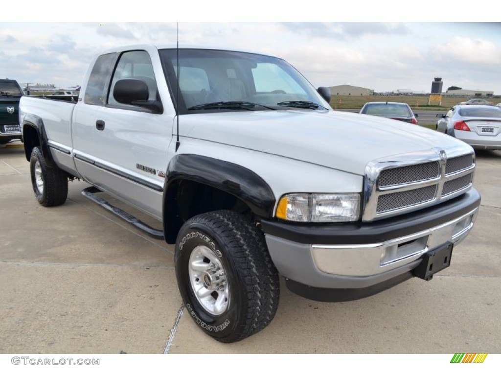 Bright White 1998 Dodge Ram 2500 Laramie Extended Cab 4x4 Exterior Photo #59985159