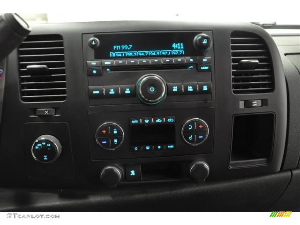 2009 Chevrolet Silverado 1500 LT Extended Cab 4x4 Controls Photo #59985864