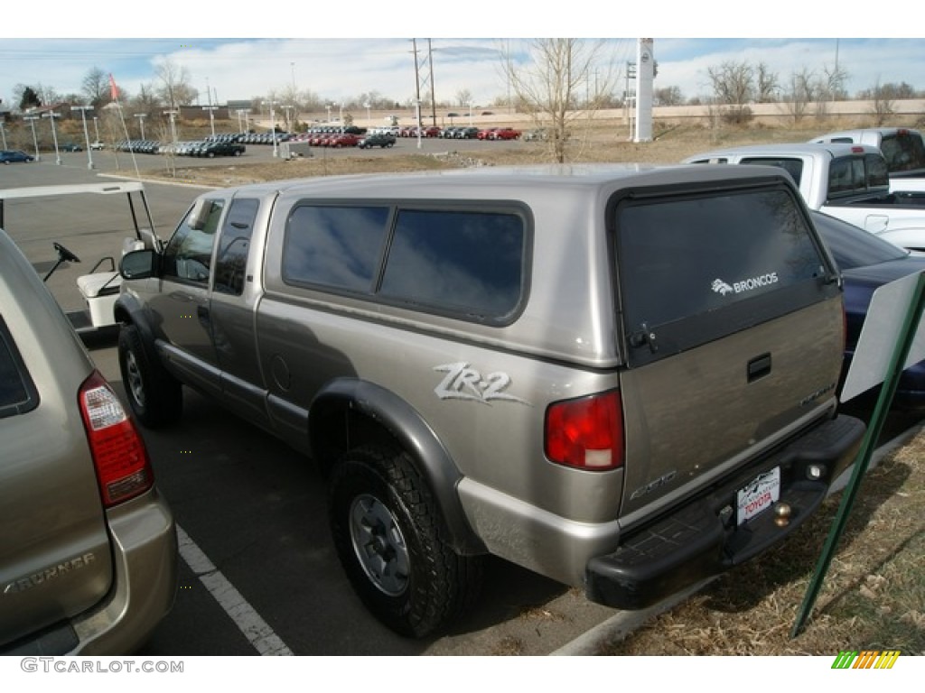 2002 S10 Extended Cab 4x4 - Light Pewter Metallic / Medium Gray photo #3