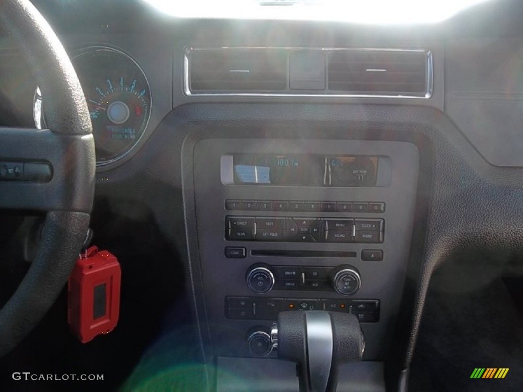 2011 Mustang V6 Convertible - Ingot Silver Metallic / Charcoal Black photo #25