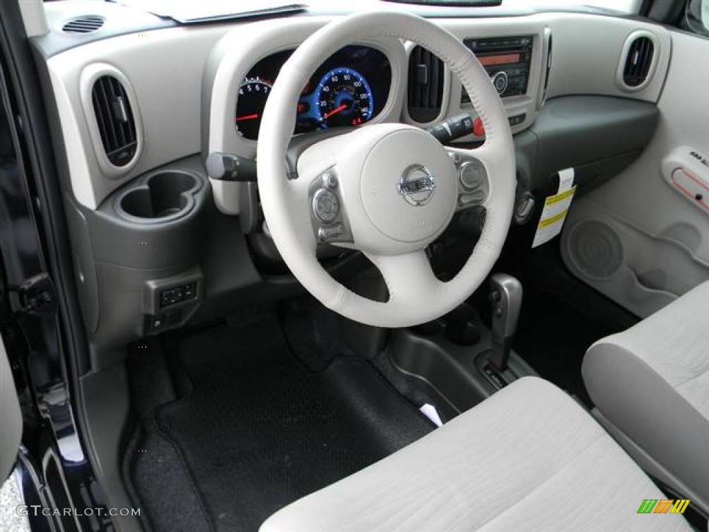 Light Gray Interior 2011 Nissan Cube 1.8 SL Photo #59990529