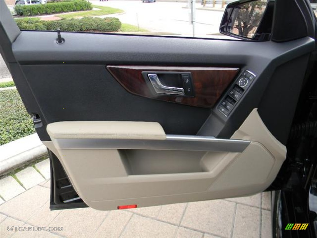 2010 Mercedes-Benz GLK 350 Black Door Panel Photo #59990788