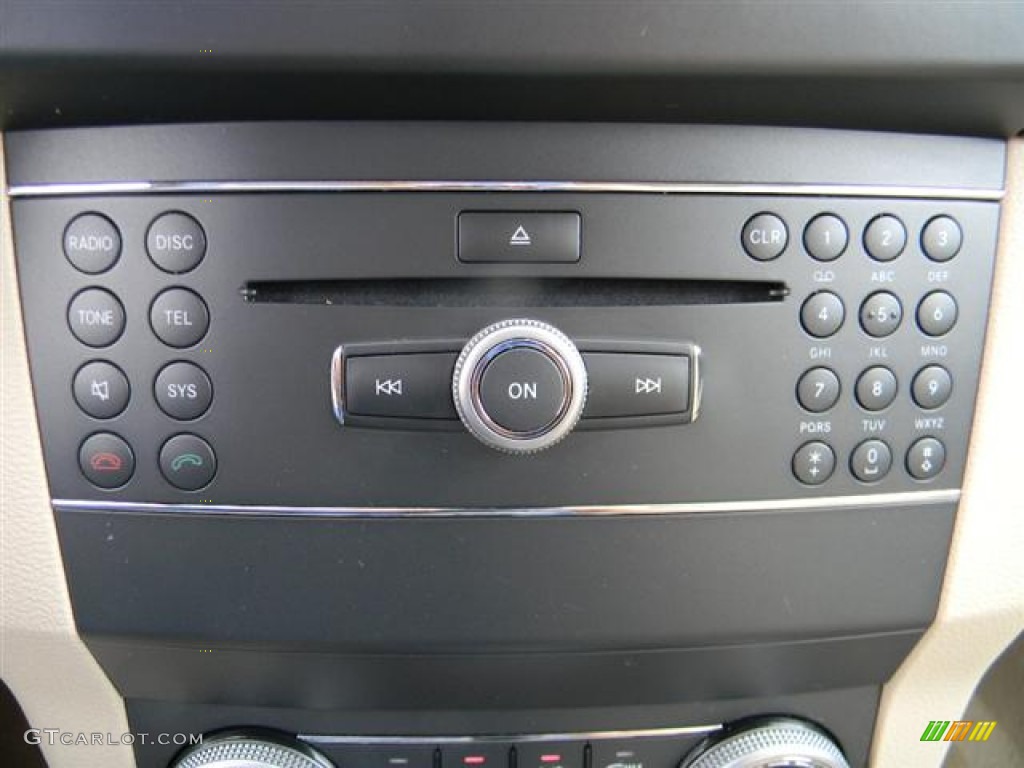 2010 Mercedes-Benz GLK 350 Audio System Photos