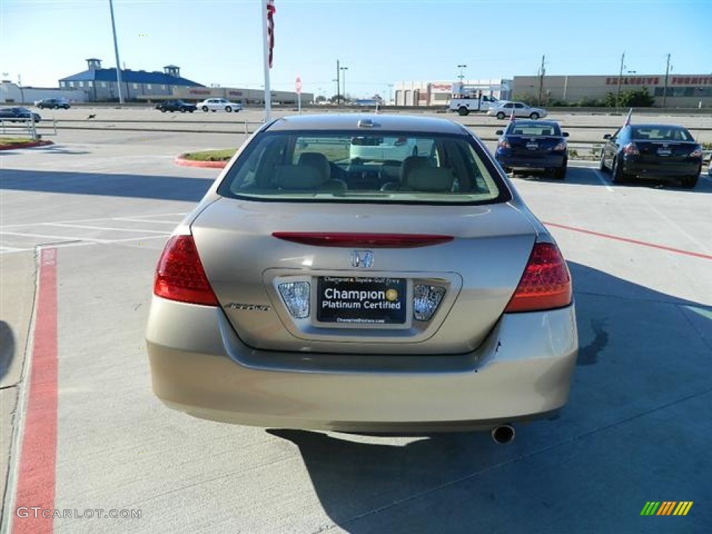 2006 Accord EX-L Sedan - Desert Mist Metallic / Ivory photo #4