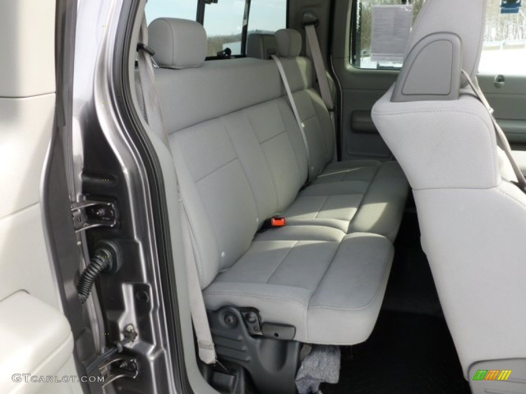 Medium Flint Grey Interior 2005 Ford F150 STX SuperCab 4x4 Photo #59994112