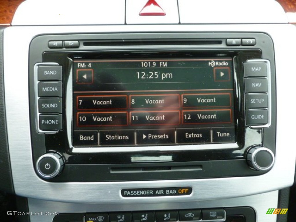 2011 Volkswagen CC Lux Plus Controls Photo #59994403