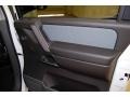 White - Titan SE Crew Cab Photo No. 21