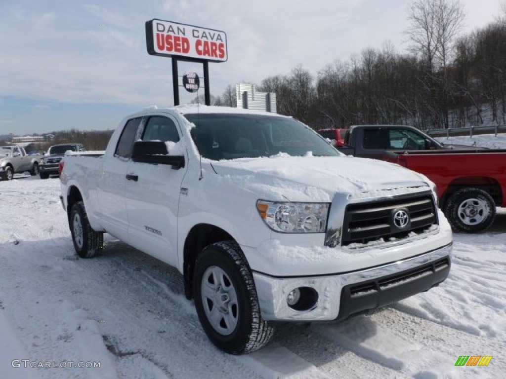 2010 Tundra Double Cab 4x4 - Super White / Graphite Gray photo #1