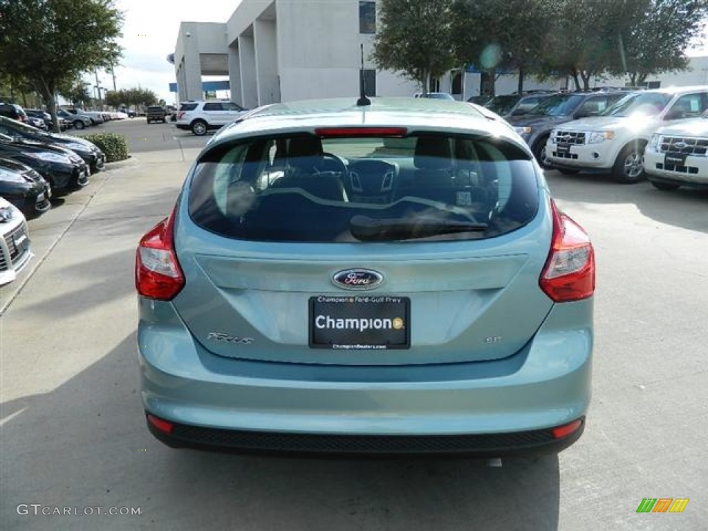 2012 Focus SE 5-Door - Frosted Glass Metallic / Stone photo #6