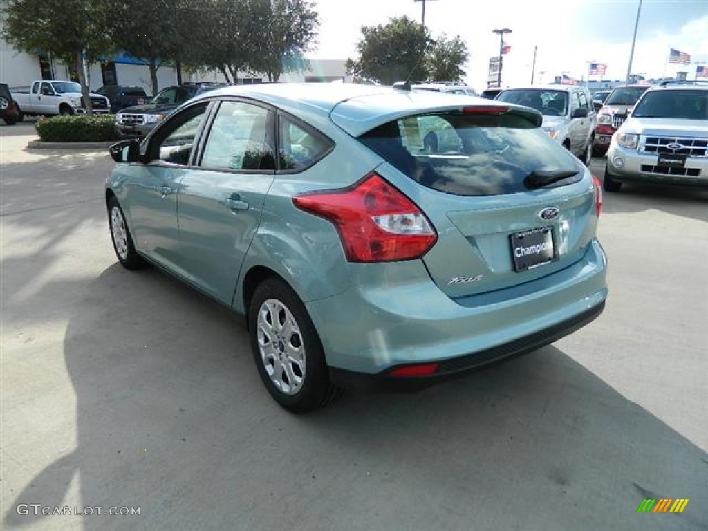 2012 Focus SE 5-Door - Frosted Glass Metallic / Stone photo #7