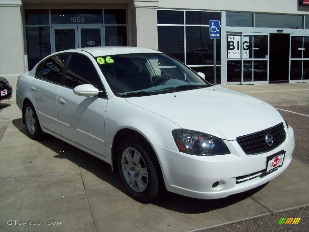 2006 Altima 2.5 S - Satin White Pearl / Frost photo #9