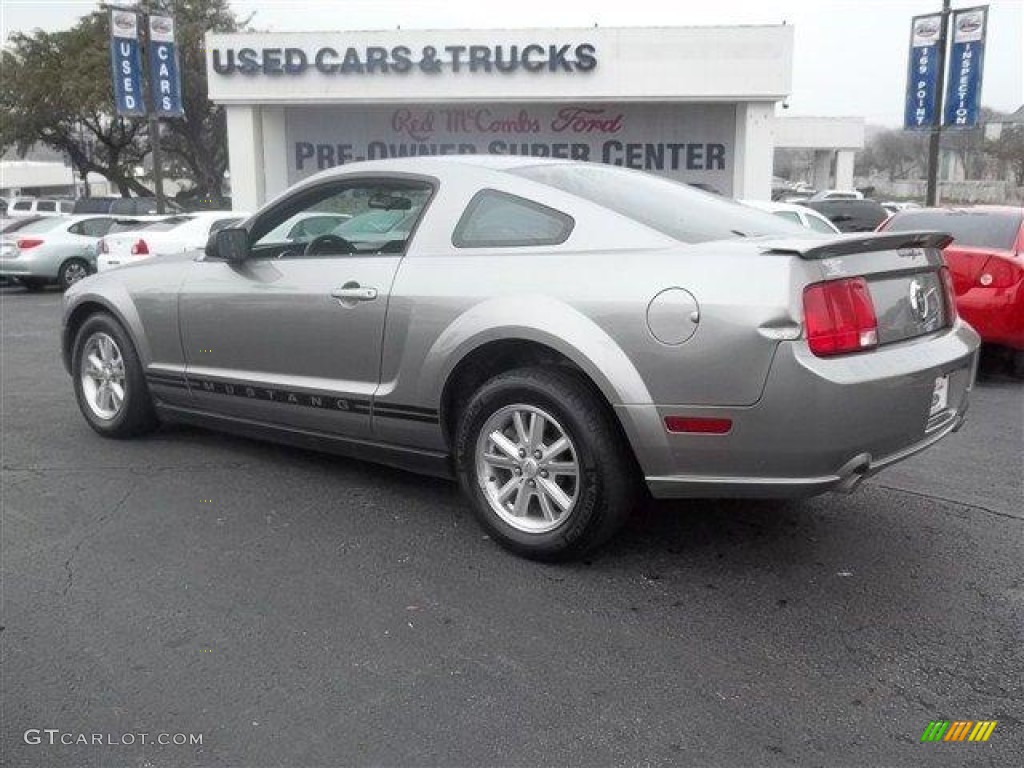 2008 Mustang V6 Deluxe Coupe - Vapor Silver Metallic / Light Graphite photo #4