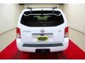 Avalanche White - Pathfinder SE Photo No. 6