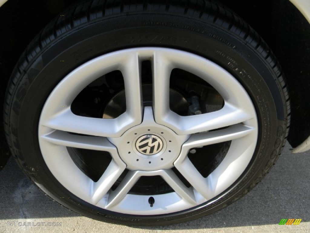 2004 Volkswagen New Beetle GLS 1.8T Convertible Wheel Photo #60000722