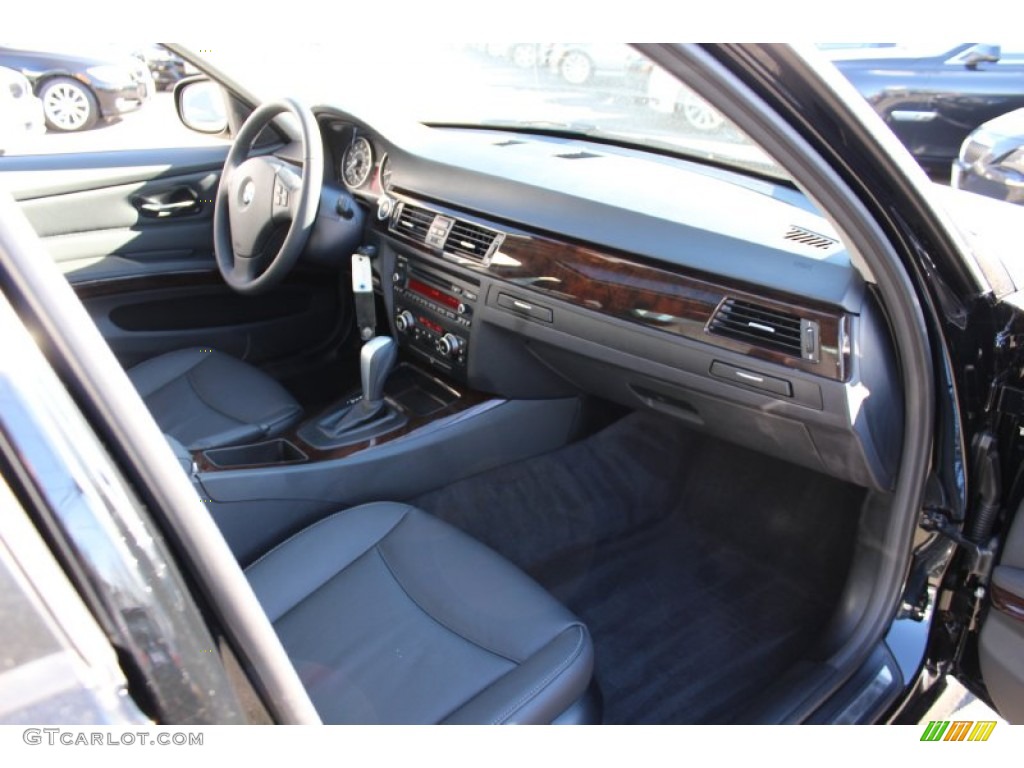 2011 3 Series 328i xDrive Sedan - Jet Black / Black photo #26