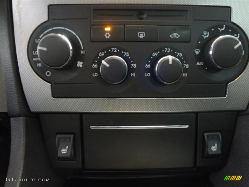 2007 Chrysler 300 C SRT8 Controls Photo #60002765