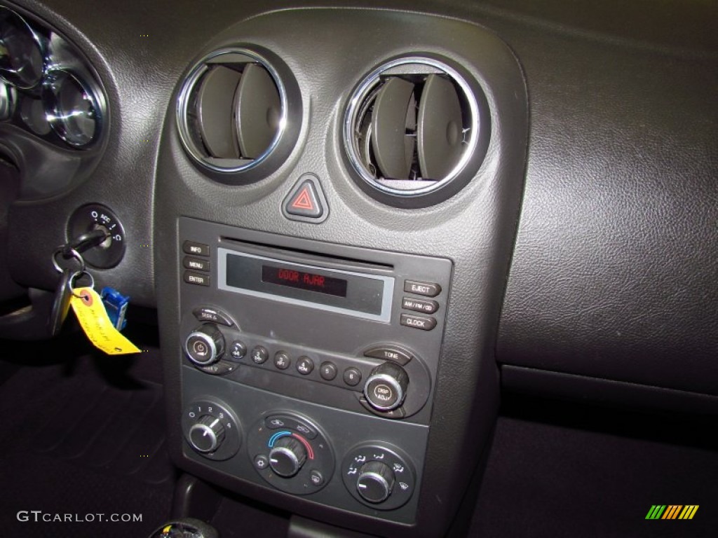 2007 G6 Sedan - Ivory White / Ebony photo #16