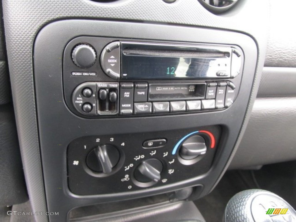 2003 Jeep Liberty Sport 4x4 Controls Photo #60010264