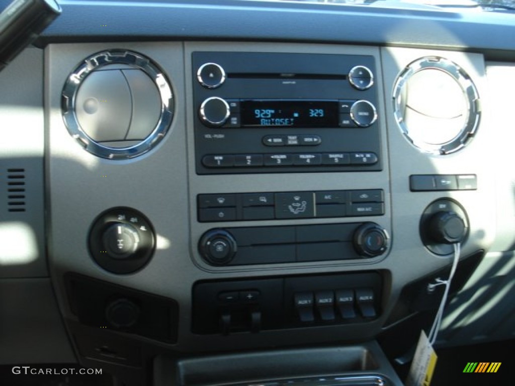 2012 F250 Super Duty XLT SuperCab 4x4 - Oxford White / Steel photo #14