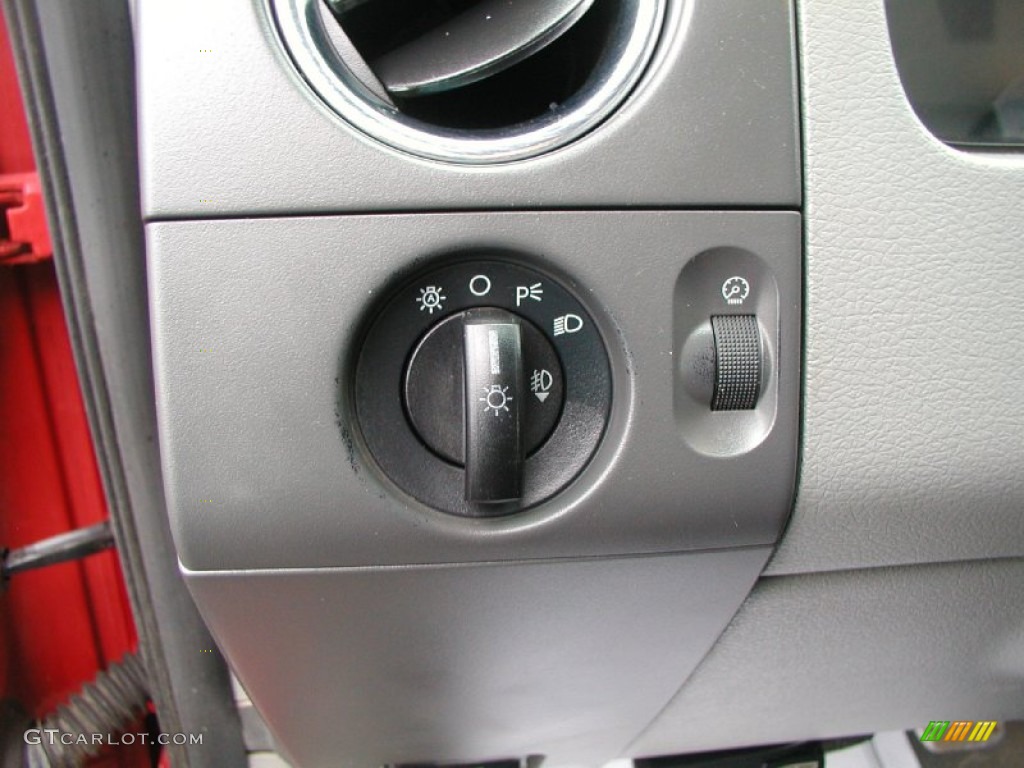 2004 Ford F150 XLT SuperCab 4x4 Controls Photo #60016461