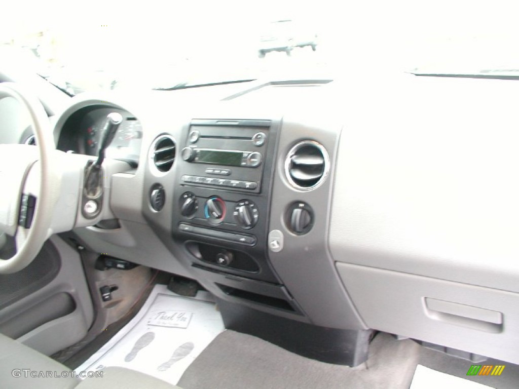 2004 F150 XLT SuperCab 4x4 - Bright Red / Medium/Dark Flint photo #36
