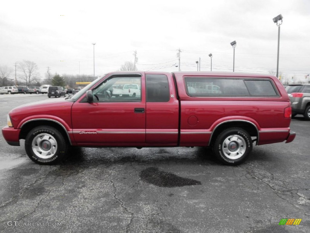 2001 Sonoma SL Extended Cab - Cherry Red Metallic / Graphite photo #4