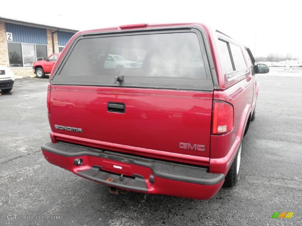 2001 Sonoma SL Extended Cab - Cherry Red Metallic / Graphite photo #15