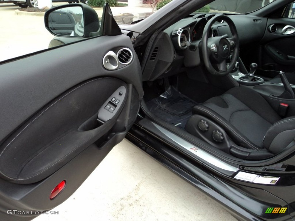 2009 370Z Coupe - Magnetic Black / Black Cloth photo #11