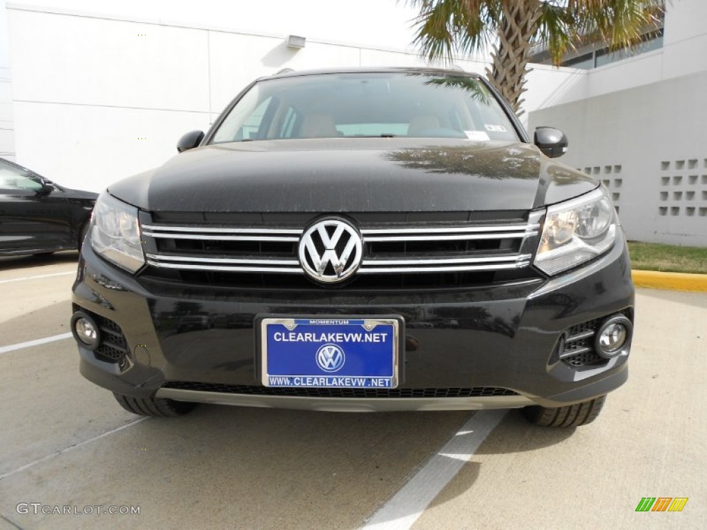 2012 Tiguan SE 4Motion - Deep Black Metallic / Beige photo #2