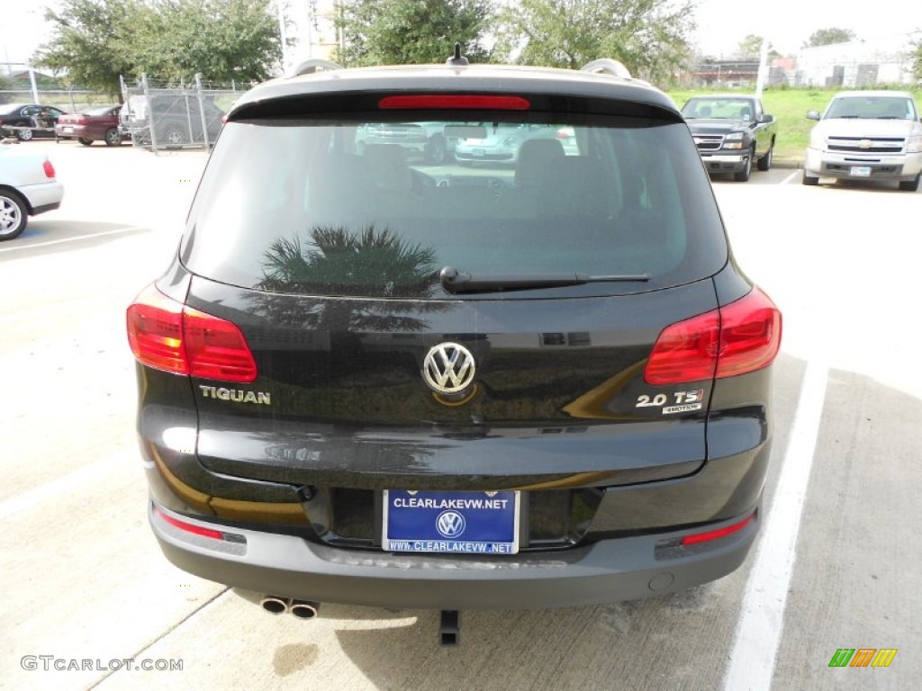 2012 Tiguan SE 4Motion - Deep Black Metallic / Beige photo #6