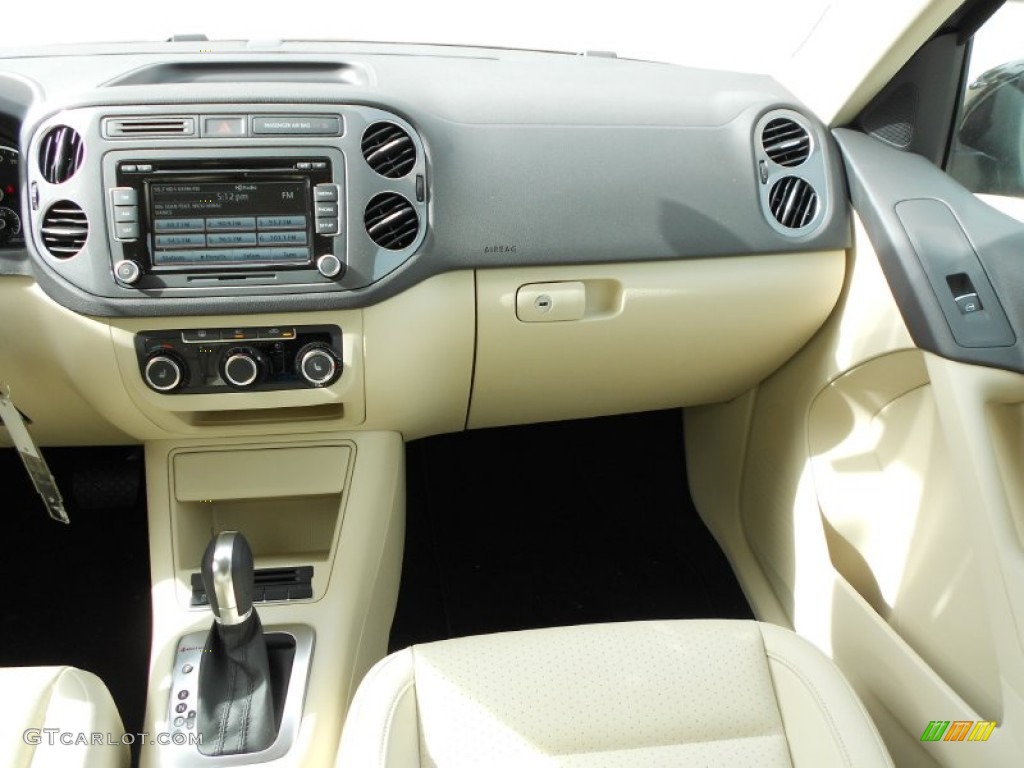 2012 Tiguan SE 4Motion - Deep Black Metallic / Beige photo #15