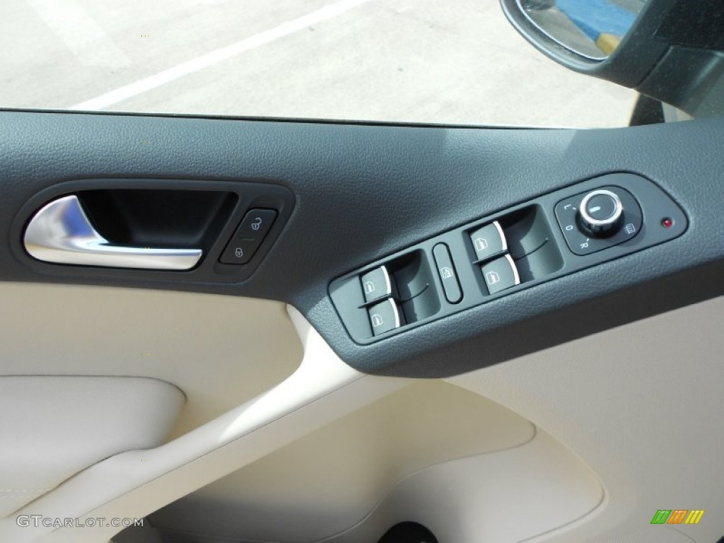 2012 Tiguan SE 4Motion - Deep Black Metallic / Beige photo #21