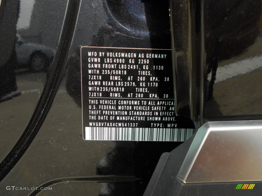 2012 Tiguan SE 4Motion - Deep Black Metallic / Beige photo #23