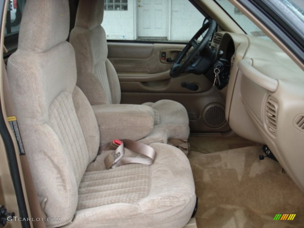 2000 S10 LS Regular Cab - Sunset Gold Metallic / Beige photo #18