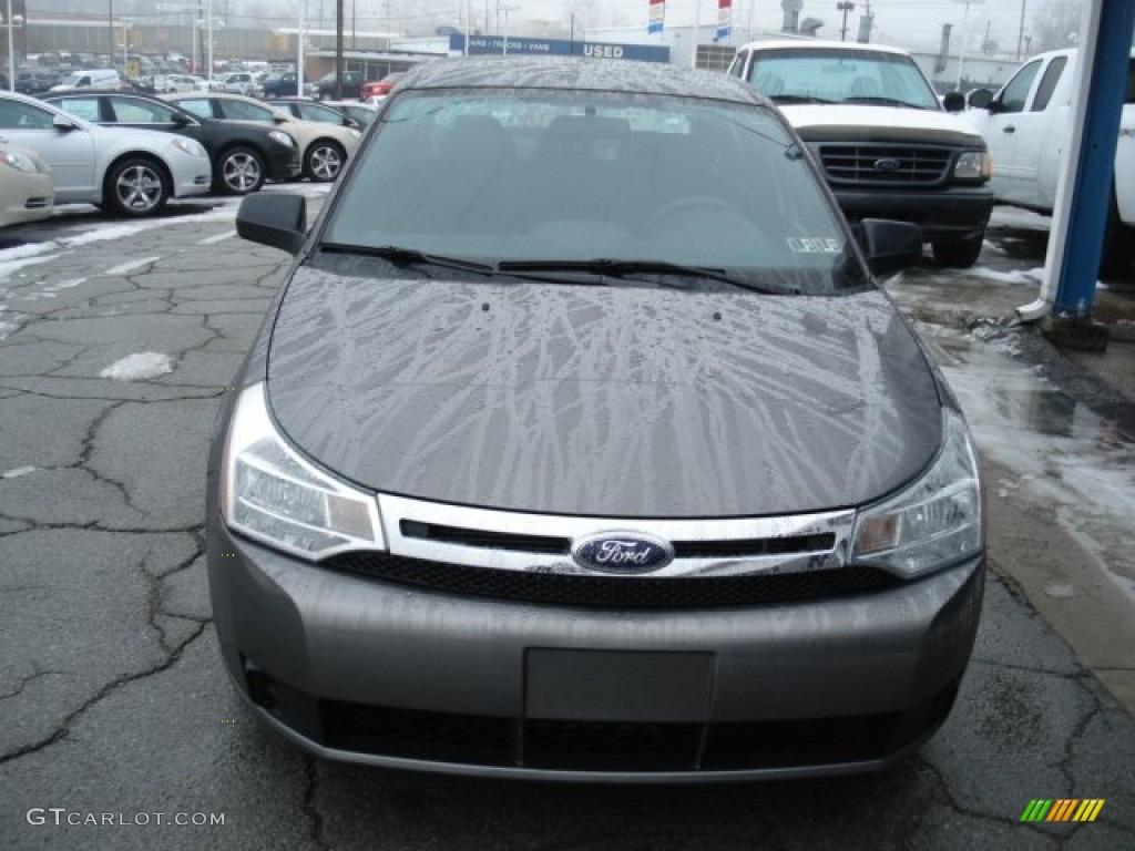 2009 Focus SE Sedan - Sterling Grey Metallic / Charcoal Black photo #3