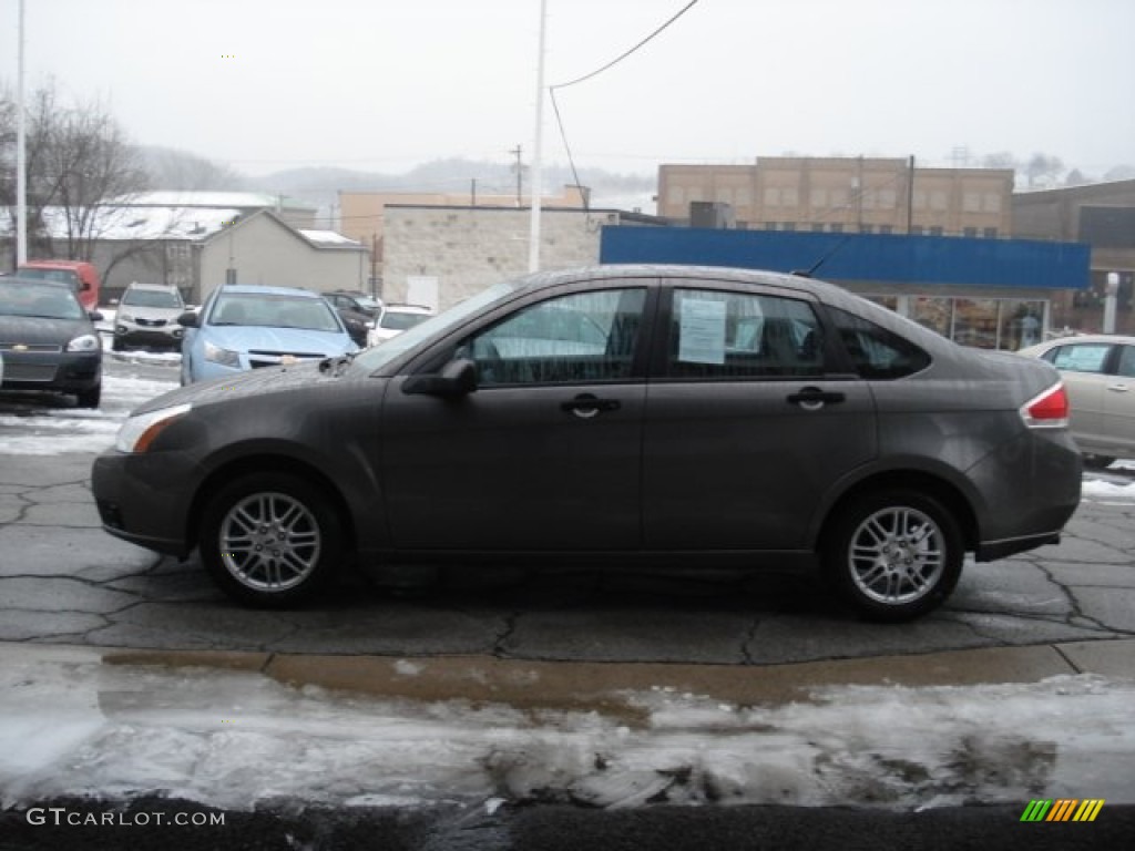 2009 Focus SE Sedan - Sterling Grey Metallic / Charcoal Black photo #5