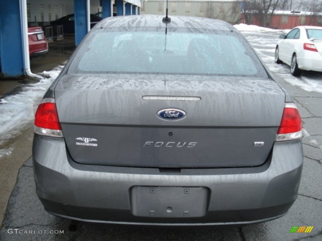 2009 Focus SE Sedan - Sterling Grey Metallic / Charcoal Black photo #7