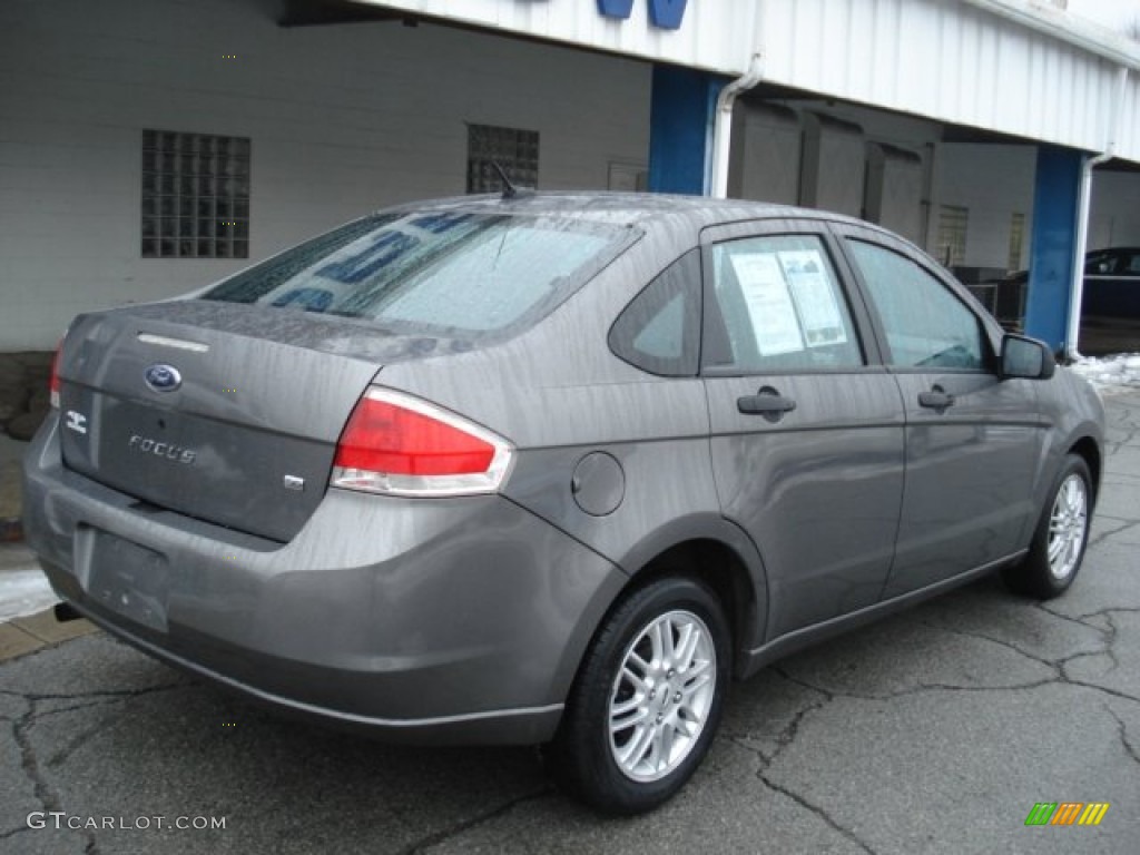 2009 Focus SE Sedan - Sterling Grey Metallic / Charcoal Black photo #8