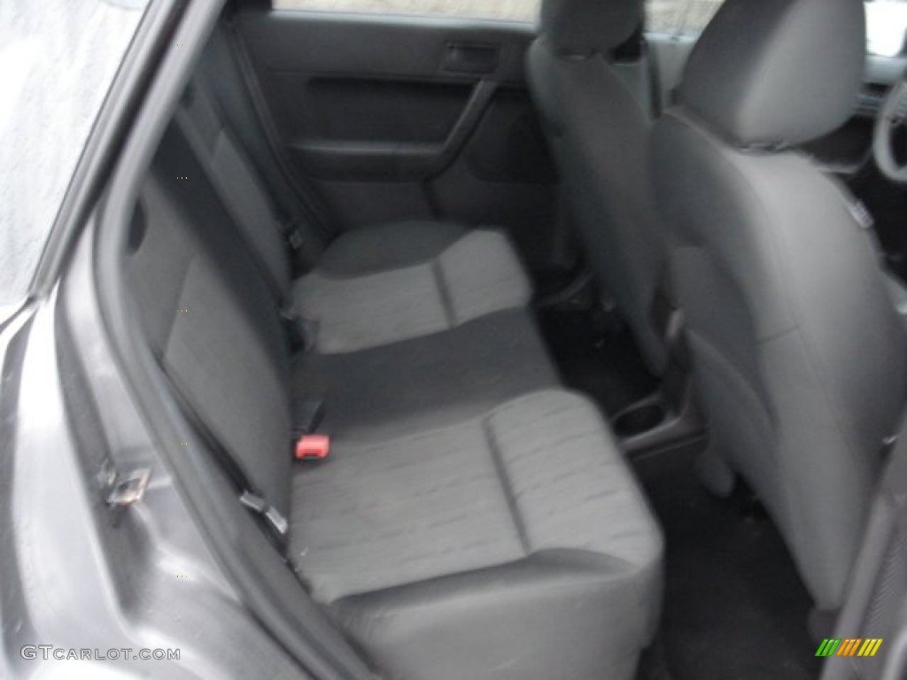 2009 Focus SE Sedan - Sterling Grey Metallic / Charcoal Black photo #18