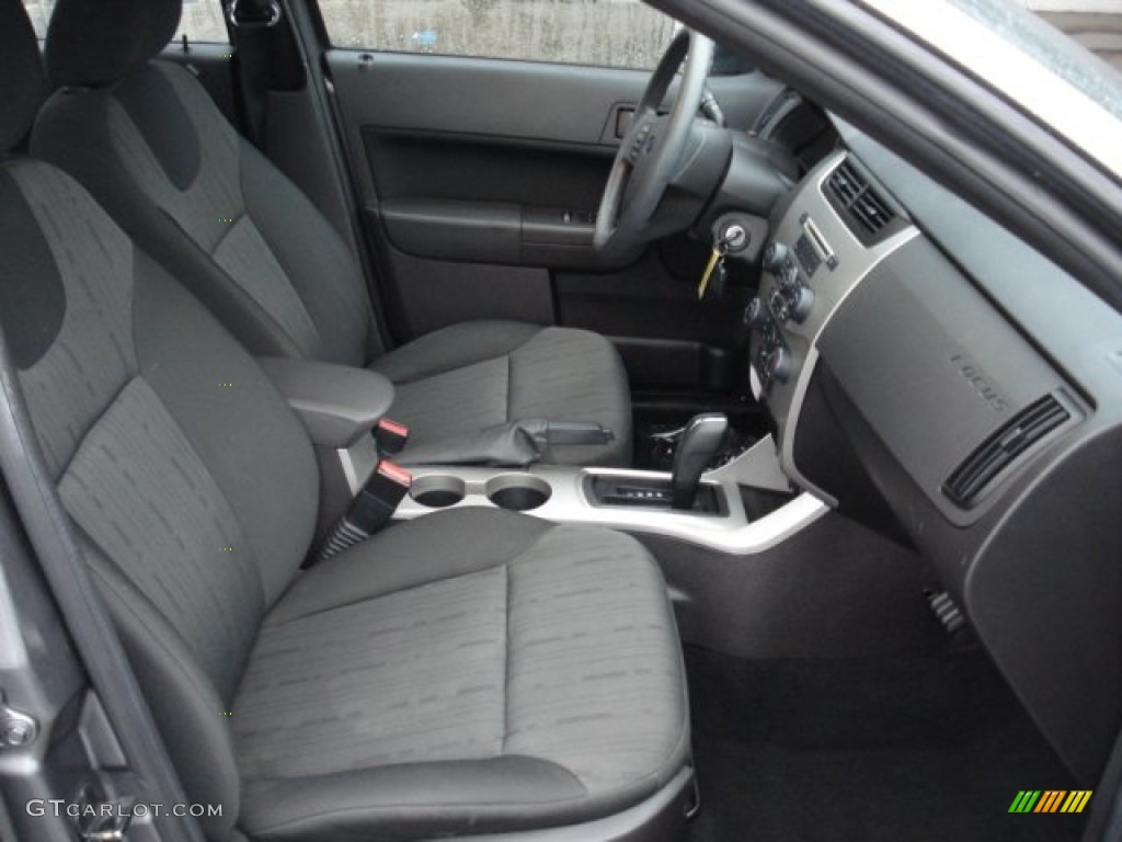 2009 Focus SE Sedan - Sterling Grey Metallic / Charcoal Black photo #20