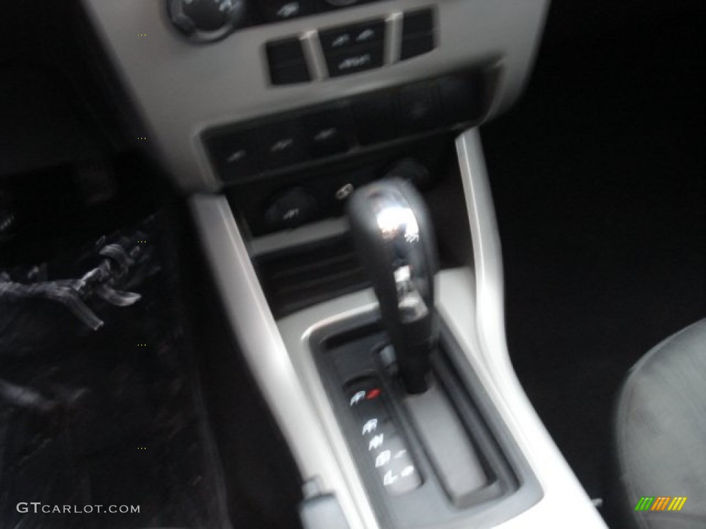 2009 Focus SE Sedan - Sterling Grey Metallic / Charcoal Black photo #23