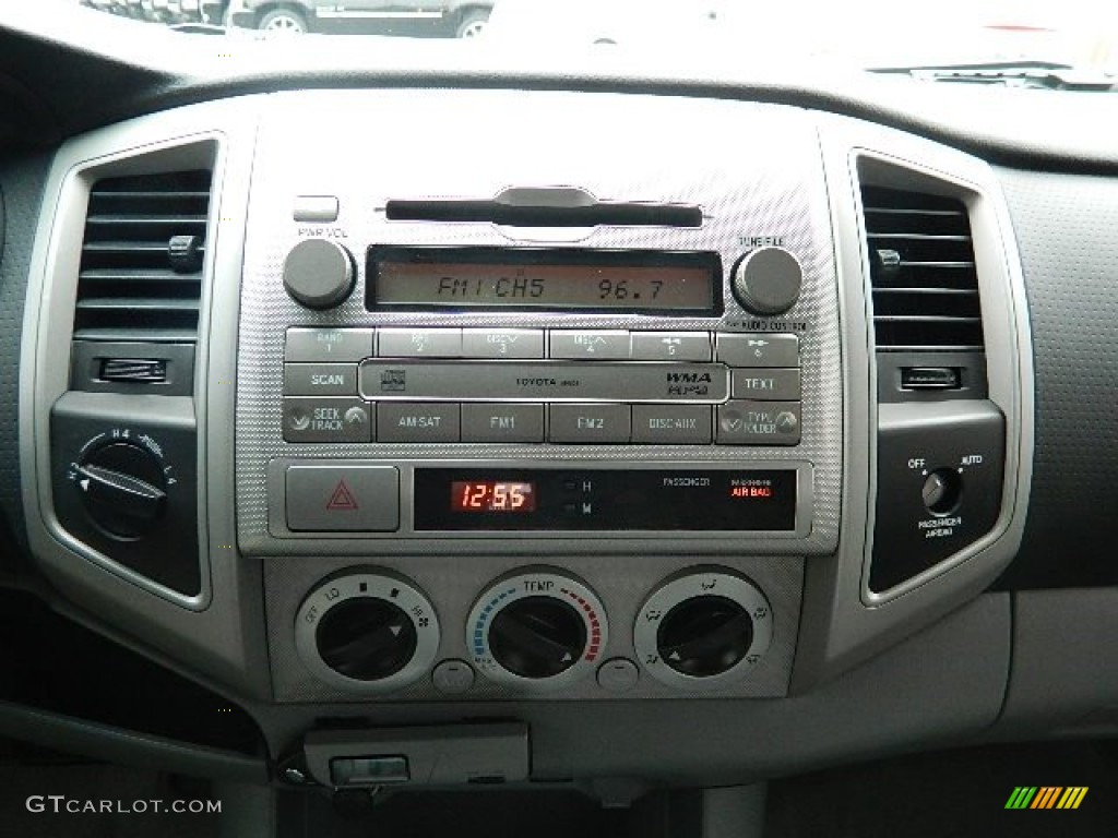 2011 Toyota Tacoma V6 SR5 Access Cab 4x4 Controls Photo #60021797