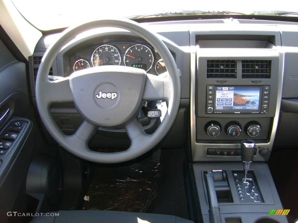 2009 Liberty Sport 4x4 - Inferno Red Crystal Pearl / Dark Slate Gray photo #10